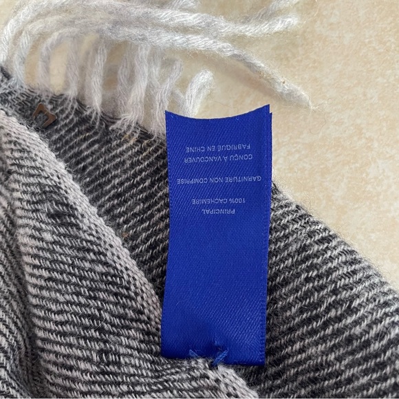 Kit and Ace 100% cashmere oversized fringe shawl blanket scarf 37605 - Picture 7 of 8